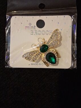 MINT Gold Bee Brooch with GREEN Accents and Clear Crystals